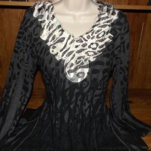 Womens Black and white long sleeve top size Medium